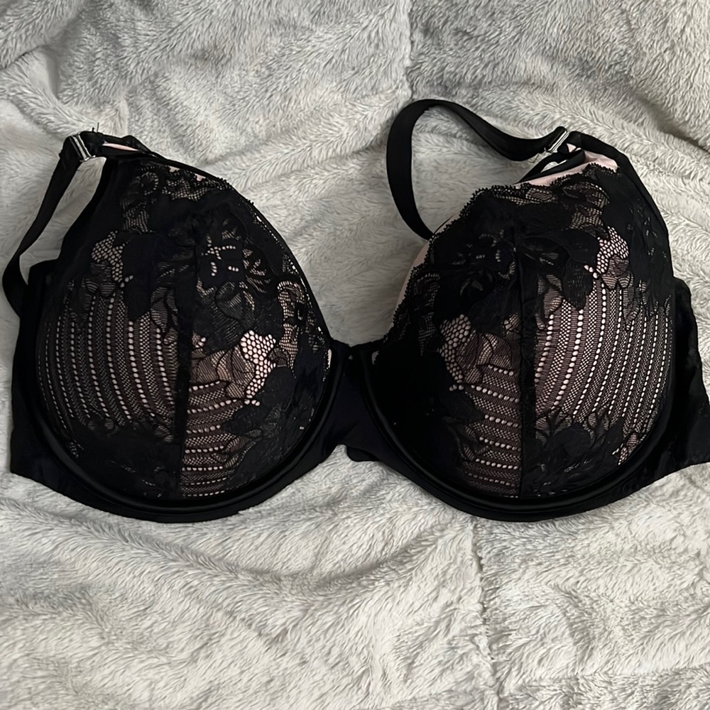 Never worn 36H bra